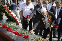 Преосвященнейший Стефан принял участие в церемонии возложения цветов к памятнику на Аллее Героев в г.Гомеле