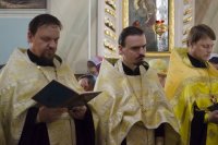 Вечернее богослужение с пением акафиста Пресвятой Богородице