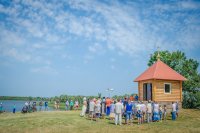Преосвященный Стефан совершил чин освящения часовни в честь Феодоровской иконы Божией Матери в д. Луначарск