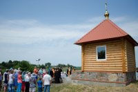 Преосвященный Стефан совершил чин освящения часовни в честь Феодоровской иконы Божией Матери в д. Луначарск
