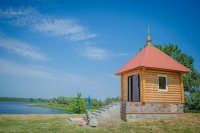 Преосвященный Стефан совершил чин освящения часовни в честь Феодоровской иконы Божией Матери в д. Луначарск