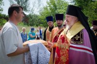 Преосвященный Стефан совершил чин освящения часовни в честь Феодоровской иконы Божией Матери в д. Луначарск