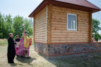Преосвященный Стефан совершил чин освящения часовни в честь Феодоровской иконы Божией Матери в д. Луначарск
