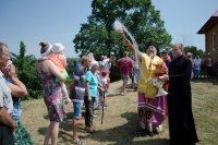 Преосвященный Стефан совершил чин освящения часовни в честь Феодоровской иконы Божией Матери в д. Луначарск