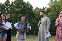 «Христос посреде нас»