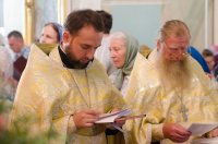 Вечернее богослужение с чтением акафиста нараспев