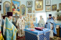 Божественная литургия в праздник иконы Божией Матери "Троеручица"