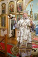 Божественная литургия в праздник иконы Божией Матери "Троеручица"