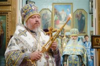 Божественная литургия в праздник иконы Божией Матери "Троеручица"