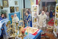 Божественная литургия в праздник иконы Божией Матери "Троеручица"