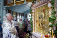 Божественная литургия в праздник иконы Божией Матери "Троеручица"