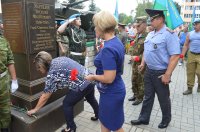РЕЧИЦА. Священнослужитель принял участие в митинге, посвященном дню ВДВ