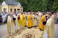 Божественная литургия в Неделю 7-ю по Пятидесятнице Божественная литургия в Неделю 7-ю по Пятидесятнице