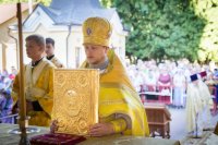 Божественная литургия в Неделю 7-ю по Пятидесятнице Божественная литургия в Неделю 7-ю по Пятидесятнице