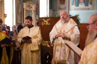 Вечернее богослужение с чтением акафиста нараспев