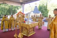 Божественная Литургия в кафедральном Свято-Петро-Павловском соборе г.Гомеля