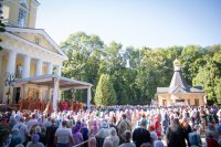 Божественная литургия в день памяти святого великомученика и целителя Пантелеимона