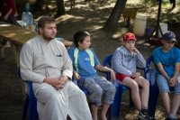 Священнослужитель посетил епархиальный детский туристический лагерь