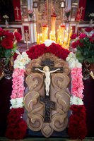 Божественная литургия в праздник происхождения честных древ Животворящего Креста Господня