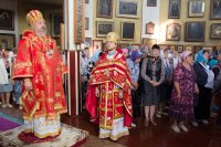 Божественная литургия в праздник происхождения честных древ Животворящего Креста Господня