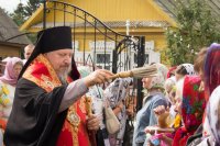 Божественная литургия в праздник происхождения честных древ Животворящего Креста Господня