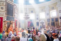 Божественная литургия в праздник происхождения честных древ Животворящего Креста Господня