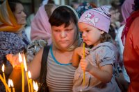 Божественная литургия в праздник происхождения честных древ Животворящего Креста Господня