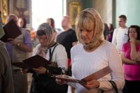 Вечернее богослужение с чтением акафиста нараспев