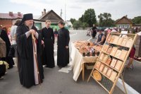 Божественная литургия в праздник происхождения честных древ Животворящего Креста Господня