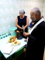 Священнослужители посетили больницу сестринского ухода д. Рогинь