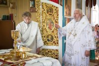 Преосвященный Стефан возглавил Божественную Литургию в Покровском храме г.Речицы