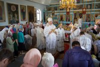 Преосвященный Стефан возглавил Божественную Литургию в Покровском храме г.Речицы