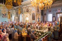 Преосвященный Стефан совершил вечерню и утреню с чином погребения плащаницы Божией Матери