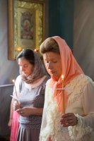 Преосвященный Стефан совершил вечерню и утреню с чином погребения плащаницы Божией Матери