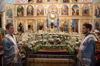 Преосвященный Стефан совершил вечерню и утреню с чином погребения плащаницы Божией Матери