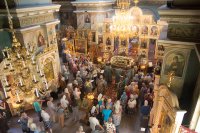 Преосвященный Стефан совершил вечерню и утреню с чином погребения плащаницы Божией Матери