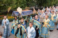 Преосвященный Стефан совершил вечерню и утреню с чином погребения плащаницы Божией Матери
