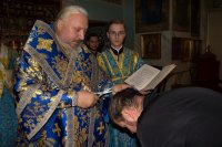 Преосвященный Стефан совершил вечерню и утреню с чином погребения плащаницы Божией Матери