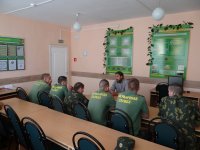 ДОБРУШ. Священнослужитель встретился с военнослужащими пограничной заставы деревни Круговец-Калинино