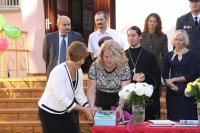 Священнослужитель принял участие в торжественной линейке в СШ№70 для детей с нарушением слуха Священнослужитель принял участие в торжественной линейке в СШ№70 для детей с нарушением слуха