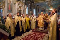 Вечернее богослужение с чтением акафиста нараспев