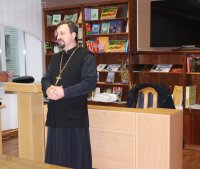 РОГАЧЕВ. Священнослужитель встретился со студентами Рогачёвского государственного профессионально-технического колледжа строителей