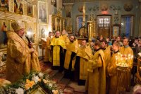 Вечернее богослужение с чтением акафиста нараспев