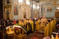 Вечернее богослужение с чтением акафиста нараспев