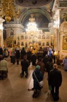 Вечернее богослужение с чтением акафиста нараспев