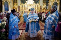 "...нас бо ради молит Богородица Превечнаго Бога"