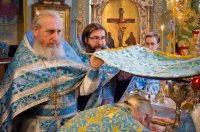 "...нас бо ради молит Богородица Превечнаго Бога"