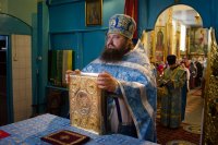 "...нас бо ради молит Богородица Превечнаго Бога"