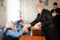 "...нас бо ради молит Богородица Превечнаго Бога"