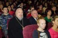 Преосвященнейший Стефан посетил городской праздничный концерт, посвящённый Дню матери Преосвященнейший Стефан посетил городской праздничный концерт, посвящённый Дню матери